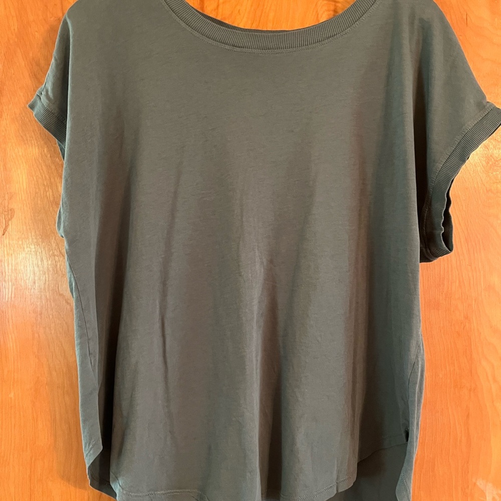 Lou & Grey Olive Short Sleeve Tee